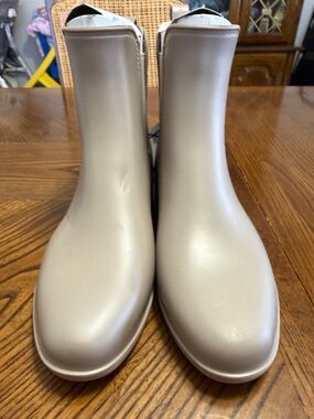 A New Day Rain Boots. NWT. Size 7.